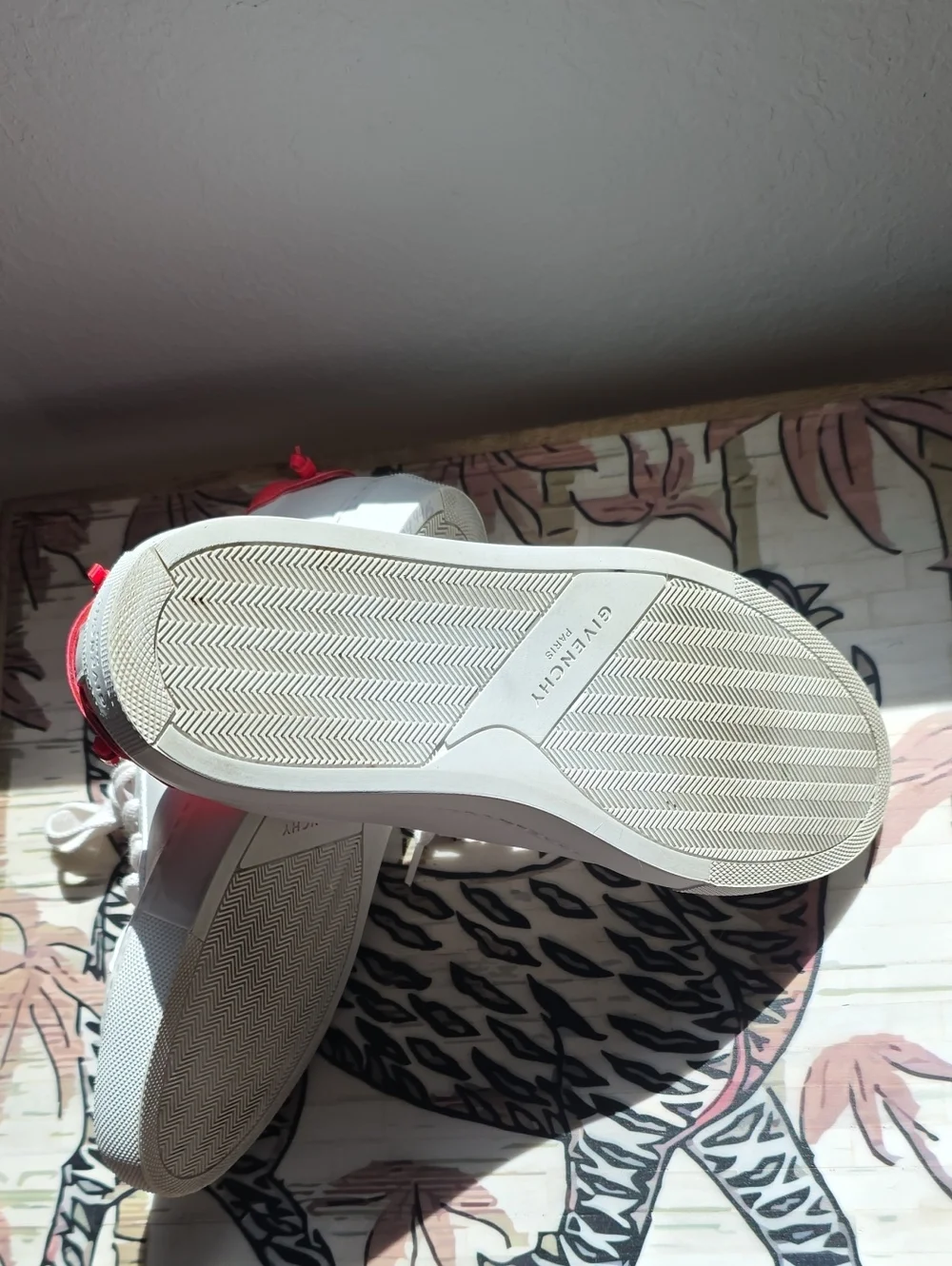 Givenchy White / Fuchsia Leather Urban Knots Low Top Sneakers